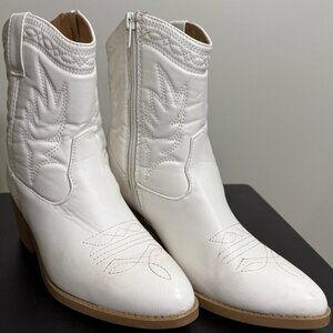Soda Picotee (Amazon) White Cowgirl Booties